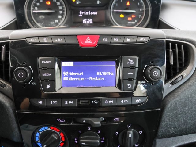 LANCIA Ypsilon usata, con Isofix