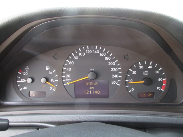 MERCEDES-BENZ CLK 200 usata, con Climatizzatore
