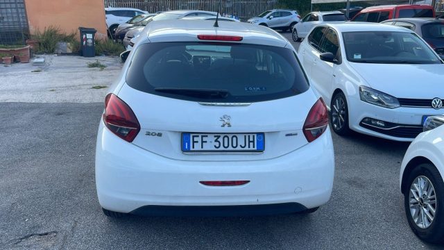 PEUGEOT 208 usata, con Autoradio