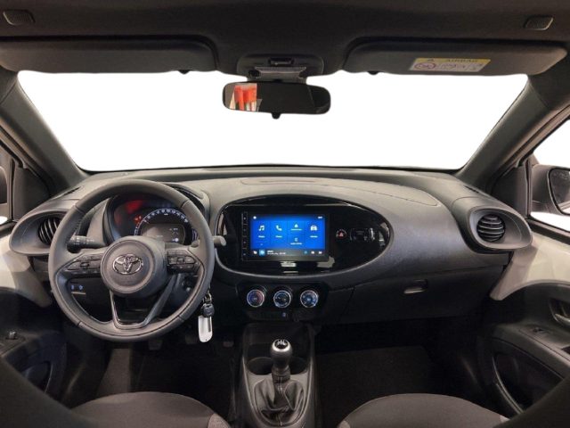 TOYOTA Aygo X usata, con USB