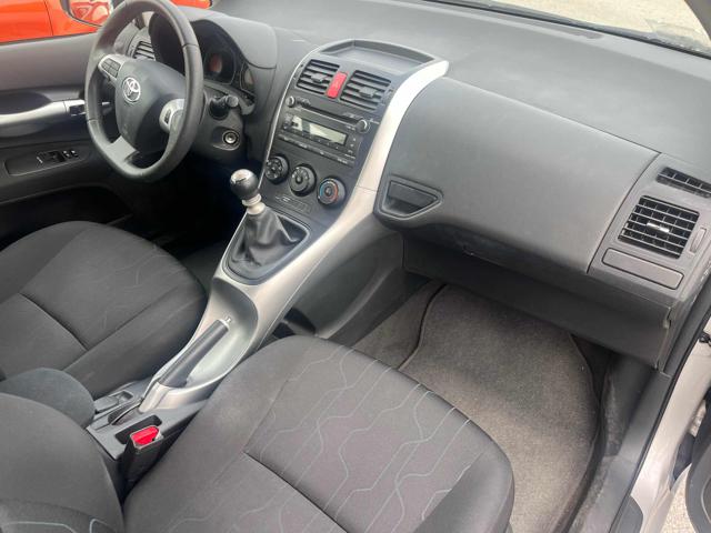 TOYOTA Auris usata, con Autoradio