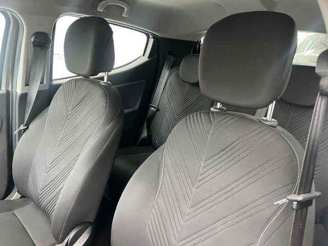 LANCIA Ypsilon usata, con Lettore CD