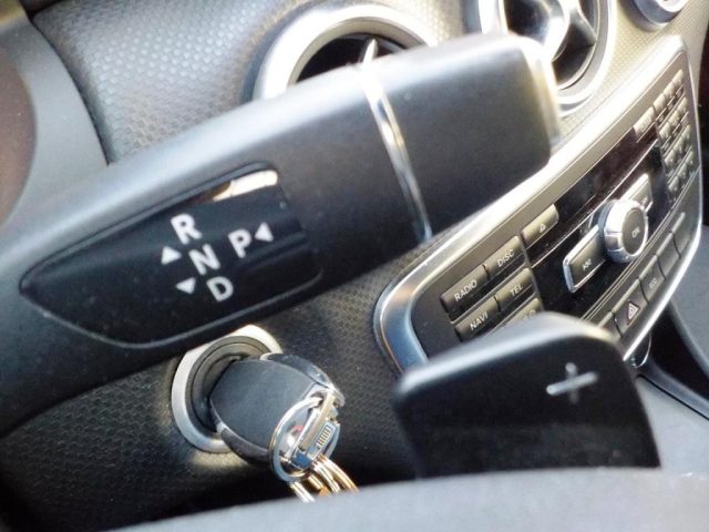 MERCEDES-BENZ A 200 usata, con Airbag testa