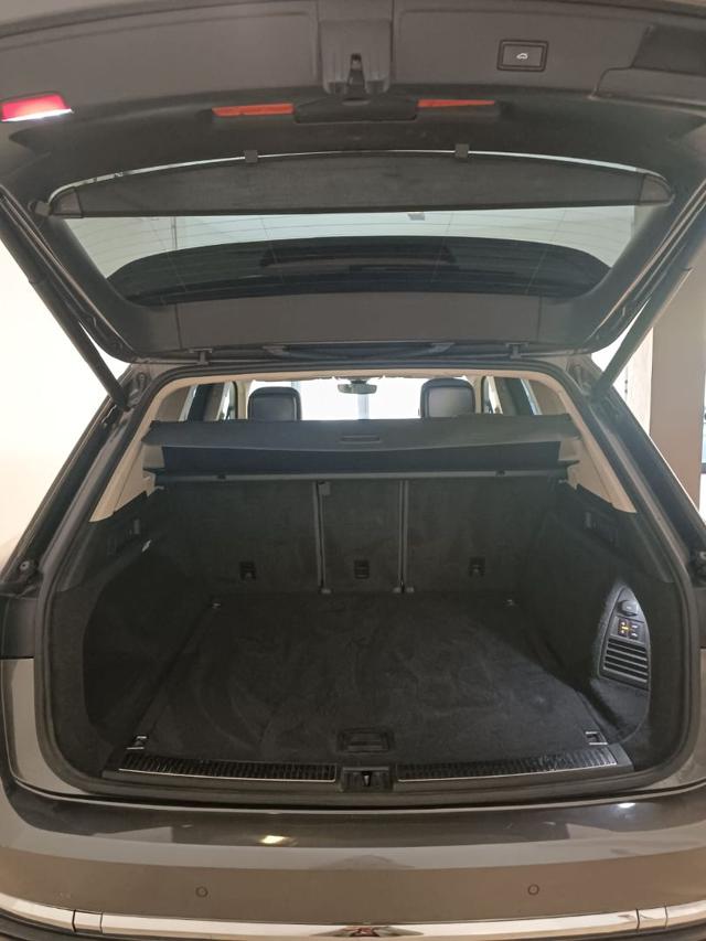 VOLKSWAGEN Touareg usata 36