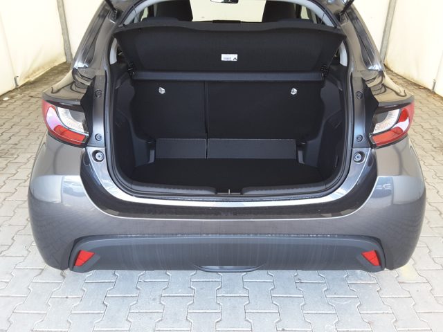 MAZDA 2 usata, con Sedile posteriore sdoppiato