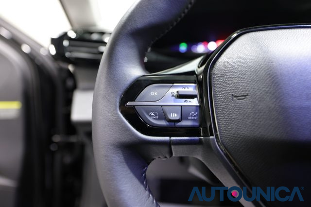 PEUGEOT 408 usata, con USB