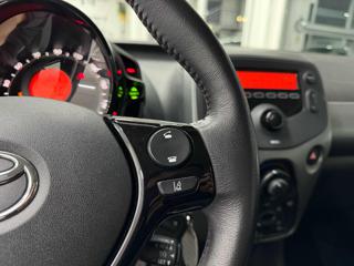 TOYOTA Aygo usata 16