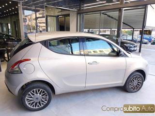 LANCIA Ypsilon usata, con Autoradio