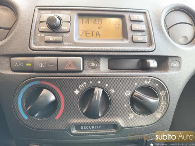 TOYOTA Yaris usata 14