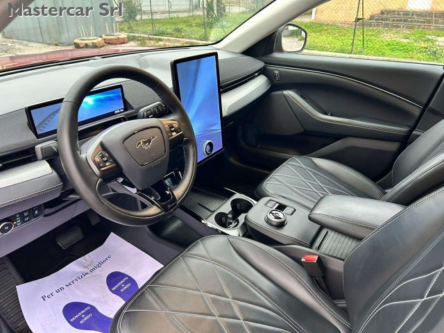 FORD Mustang Mach-E usata, con Fendinebbia