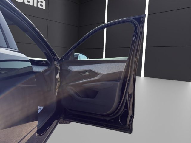 PEUGEOT 5008 usata, con Touch screen