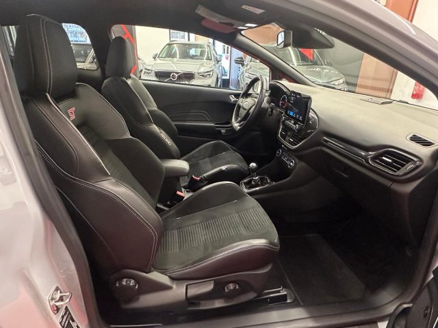 FORD Fiesta usata, con Cruise Control