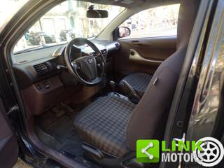 TOYOTA iQ usata 17