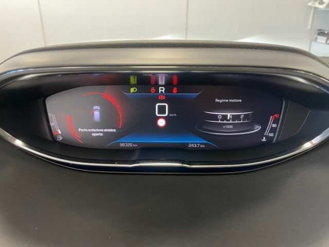 PEUGEOT 3008 usata, con Volante multifunzione