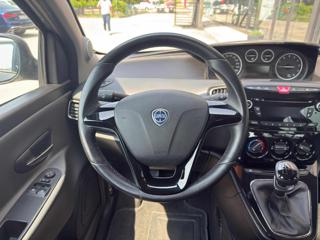 LANCIA Ypsilon usata, con USB