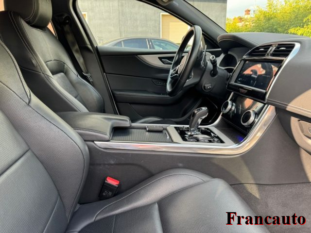 JAGUAR XE usata, con Cerchi in lega