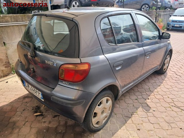 TOYOTA Yaris usata, con Airbag