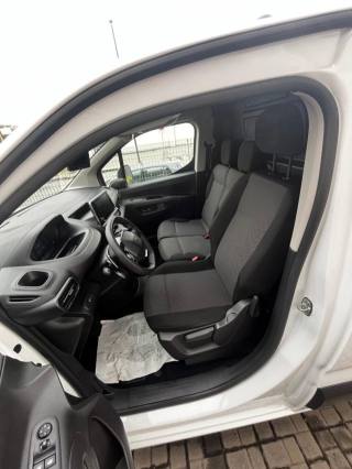 PEUGEOT Partner usata, con Autoradio digitale
