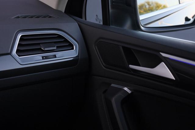 VOLKSWAGEN Tiguan usata, con Specchietti laterali elettrici