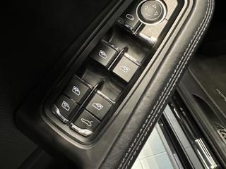 PORSCHE Macan usata, con Portellone posteriore elettrico