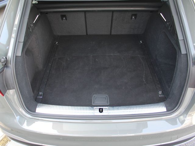 AUDI A4 usata, con Hill holder