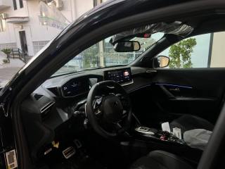 PEUGEOT 2008 usata, con Sistema di navigazione