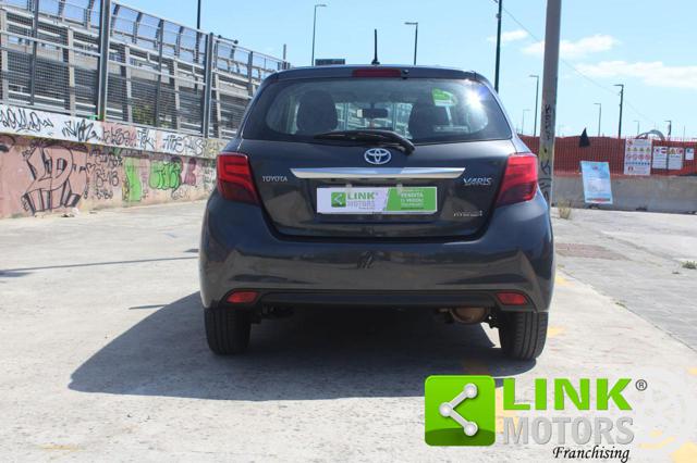 TOYOTA Yaris usata, con Autoradio