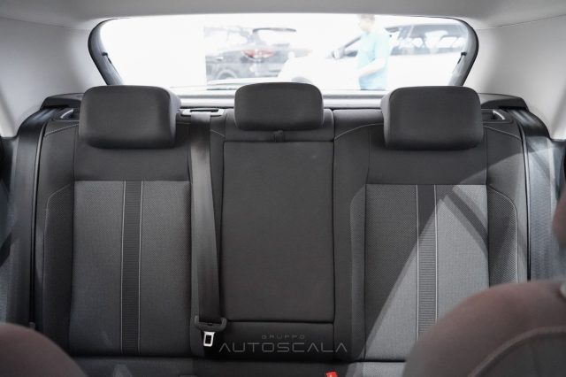 VOLKSWAGEN T-Roc usata, con Airbag testa