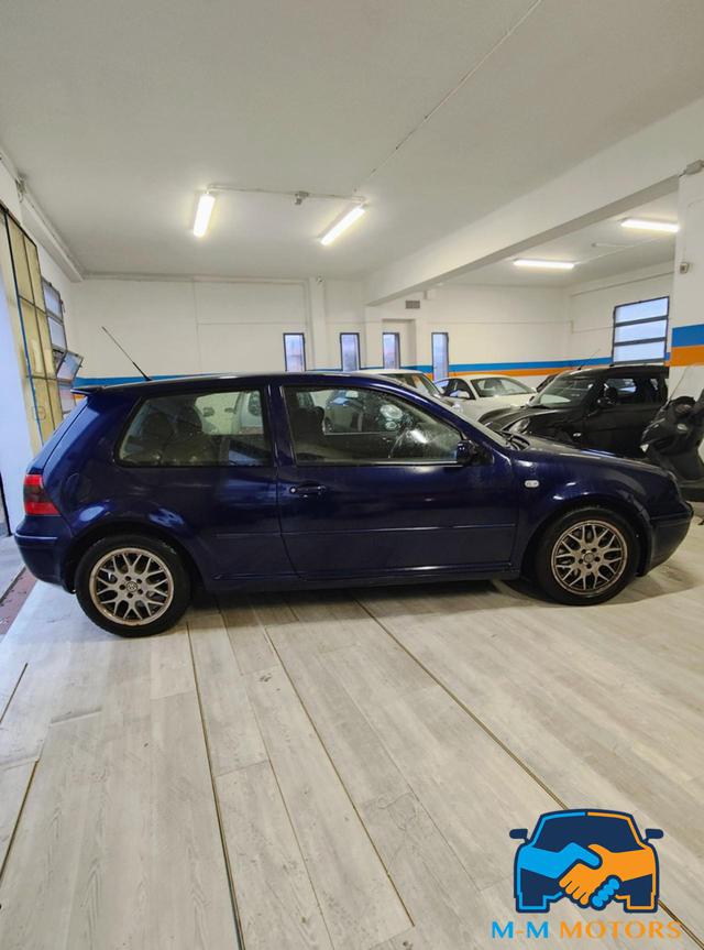 VOLKSWAGEN Golf usata, con Autoradio