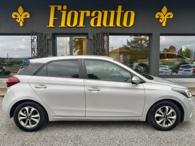 HYUNDAI i20 usata, con Airbag laterali