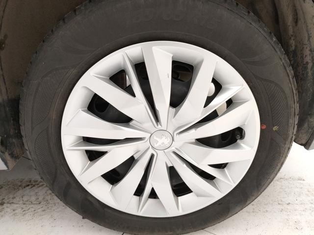 PEUGEOT 208 usata, con Sedile posteriore sdoppiato