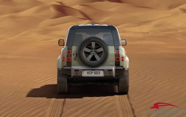 LAND ROVER Defender usata 2