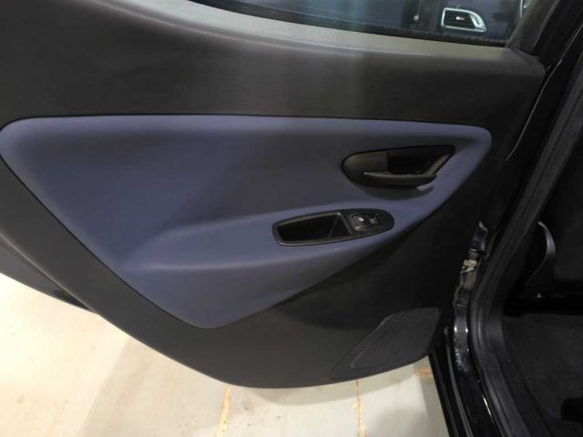LANCIA Ypsilon usata, con Sedile posteriore sdoppiato