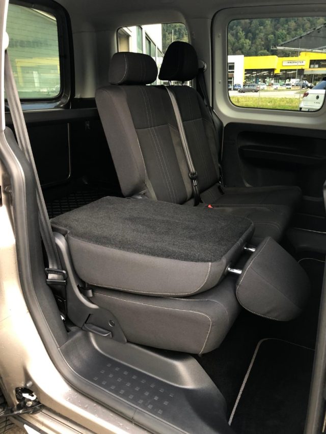 VOLKSWAGEN Caddy usata, con Airbag testa