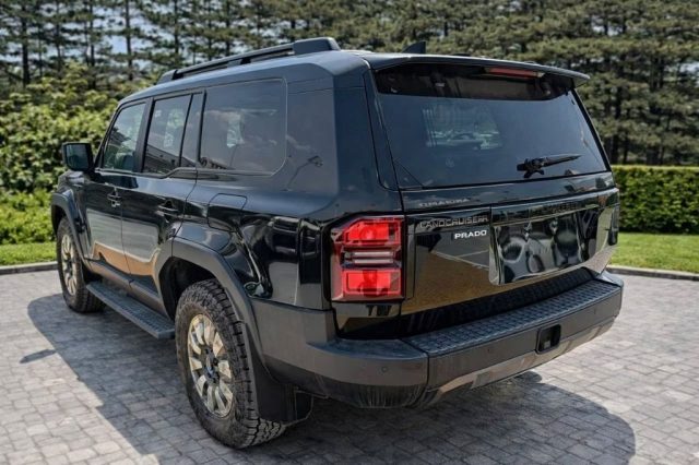 TOYOTA Land Cruiser usata, con Airbag