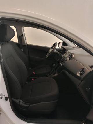 HYUNDAI i10 usata 24