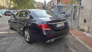 MERCEDES-BENZ E 220 usata, con Alzacristalli elettrici