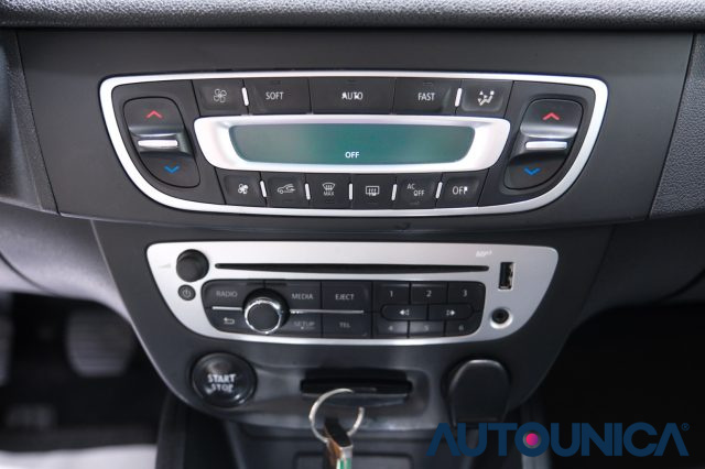RENAULT Megane usata, con Specchietti laterali elettrici