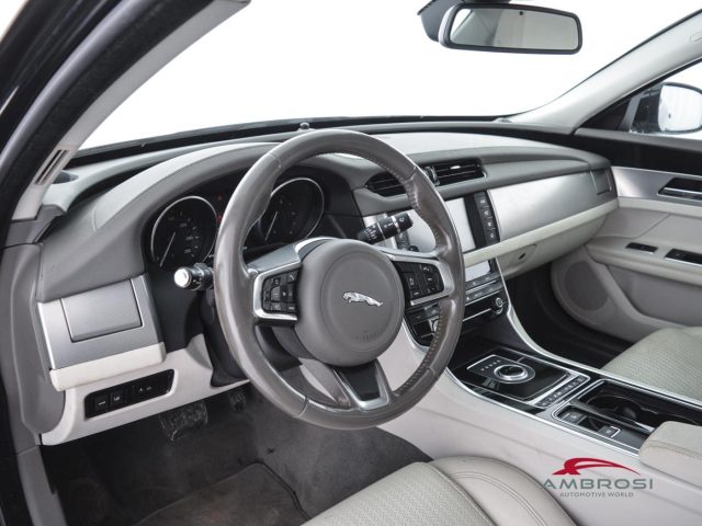JAGUAR XF usata 7