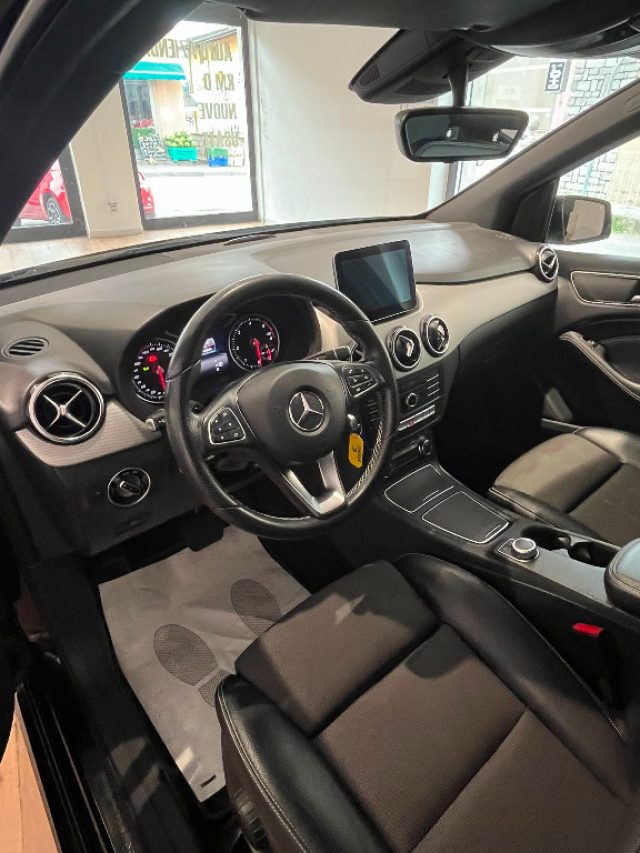 MERCEDES-BENZ B 180 usata, con Climatizzatore