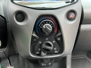 TOYOTA Aygo usata 21