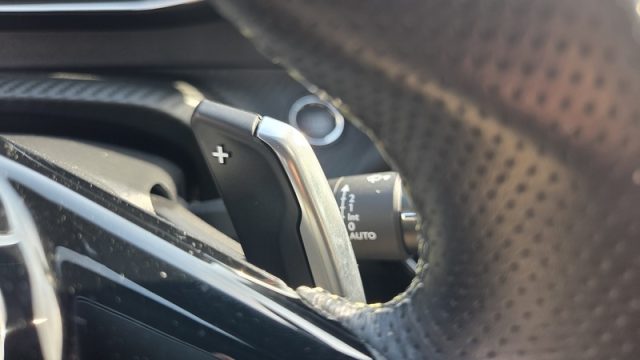 PEUGEOT 2008 usata, con Luci diurne LED