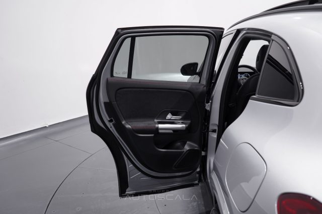 MERCEDES-BENZ GLA 200 usata, con Isofix