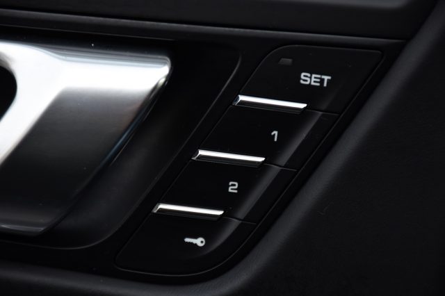 PORSCHE Macan usata, con Bracciolo