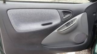 TOYOTA Yaris usata 44