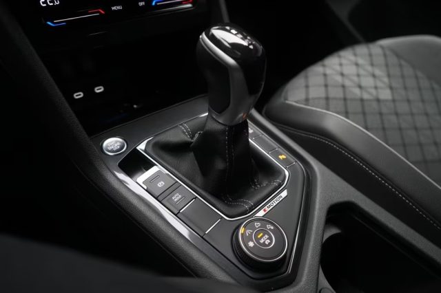 VOLKSWAGEN Tiguan usata, con Park Distance Control