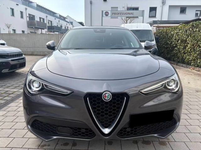 ALFA ROMEO Stelvio usata, con Alzacristalli elettrici