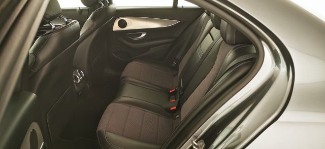 MERCEDES-BENZ E 220 usata, con Sedili riscaldati