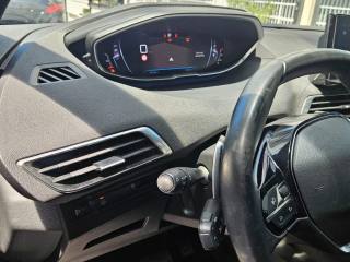 PEUGEOT 3008 usata, con Bracciolo