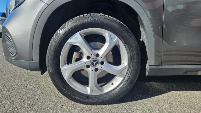 MERCEDES-BENZ GLA 200 usata 18
